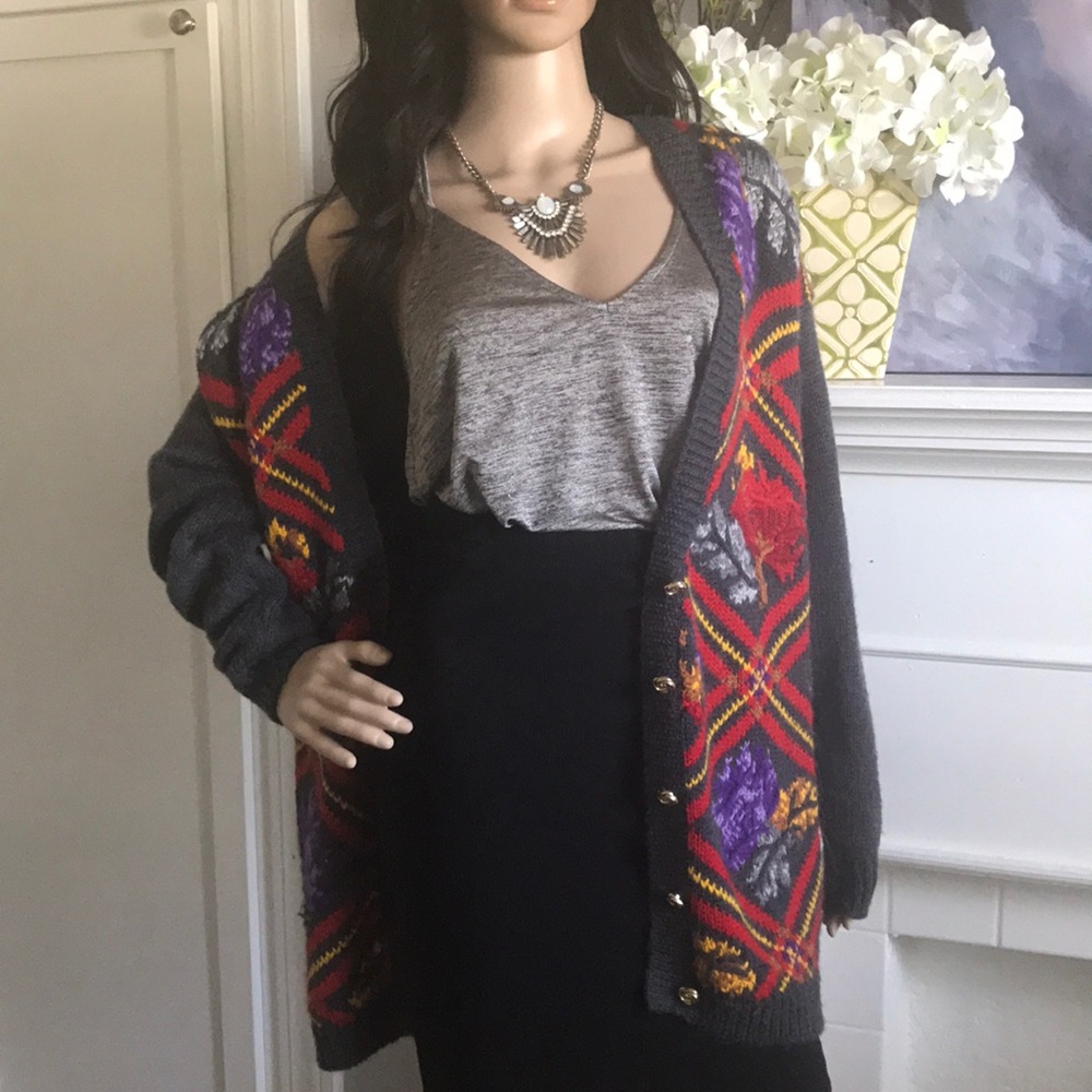 👚 Vintage Oversized Woven Cardigan